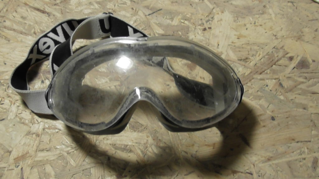Schutzbrille mit Vollgummy Umrandung
